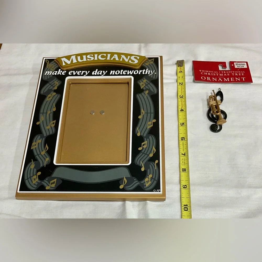 “Musicians Make Every Day Noteworthy” picture frame + trumpet music 🎶 ornament